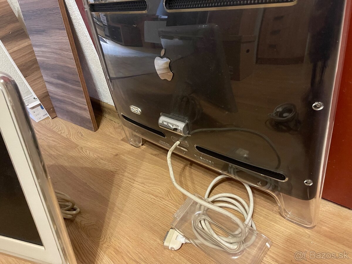 Apple Cinema HD Display 23" M8536 Acrylic (rok 2004)