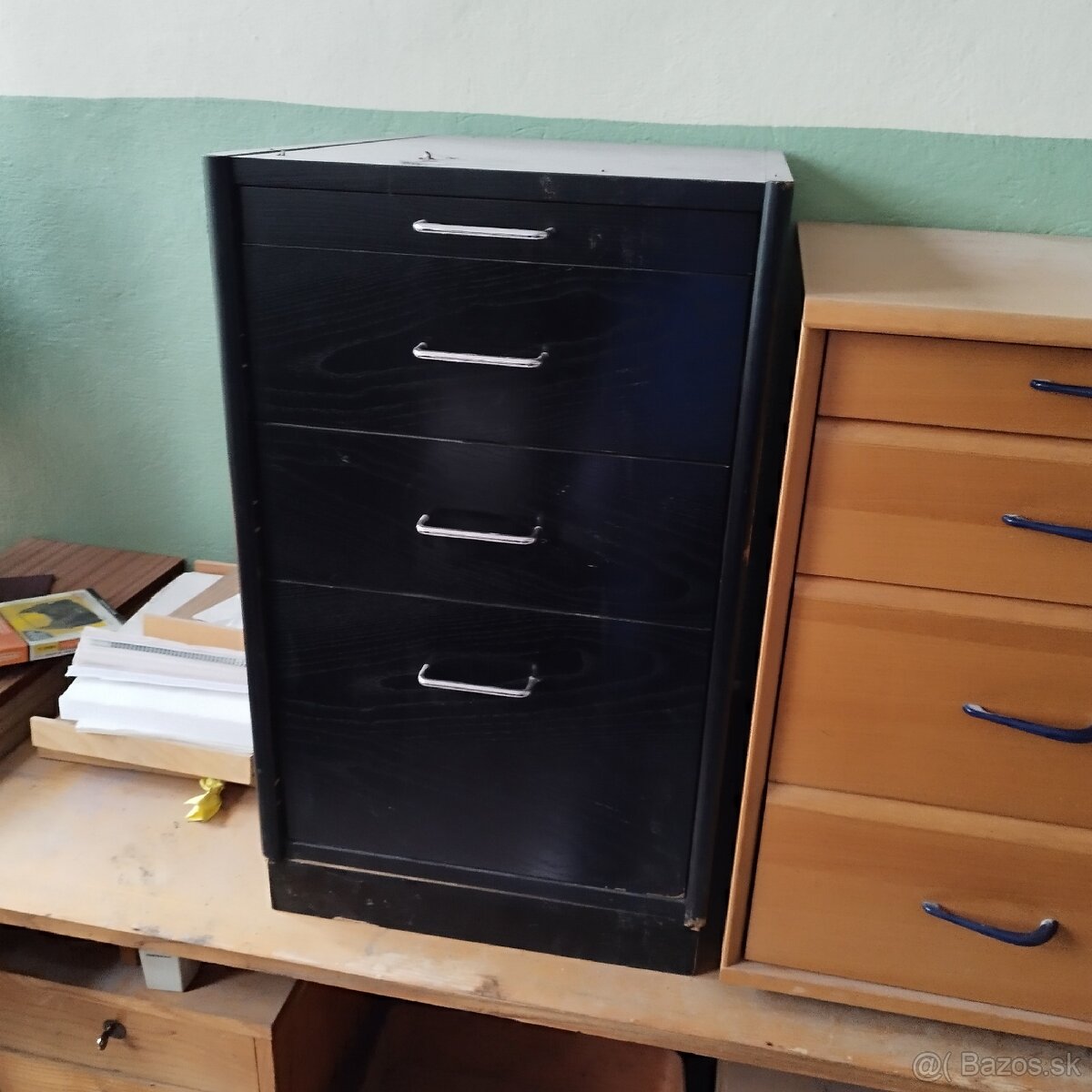 Zásuvkové skrinky do kancelárie