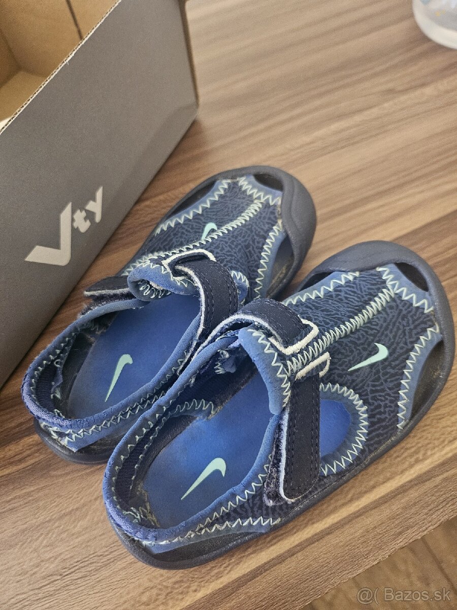 Nike sandálky
