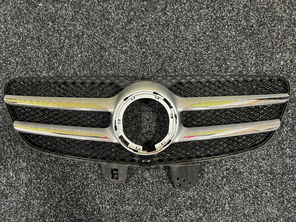 originálna maska /grill/ mercedes benz Vclass W447 2020