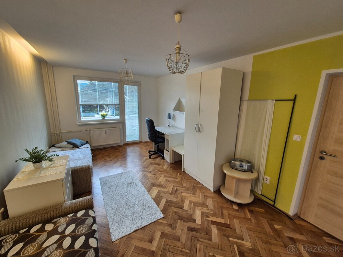 2-izbový byt s balkónom /55 m2/-Žilina (Bulvár - Hliny III)