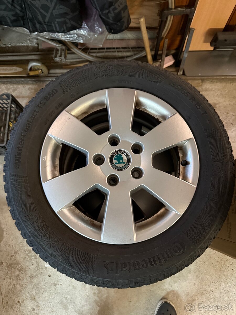 Alu disky elektróny + pneu - Škoda (6J,5x112,ET47)