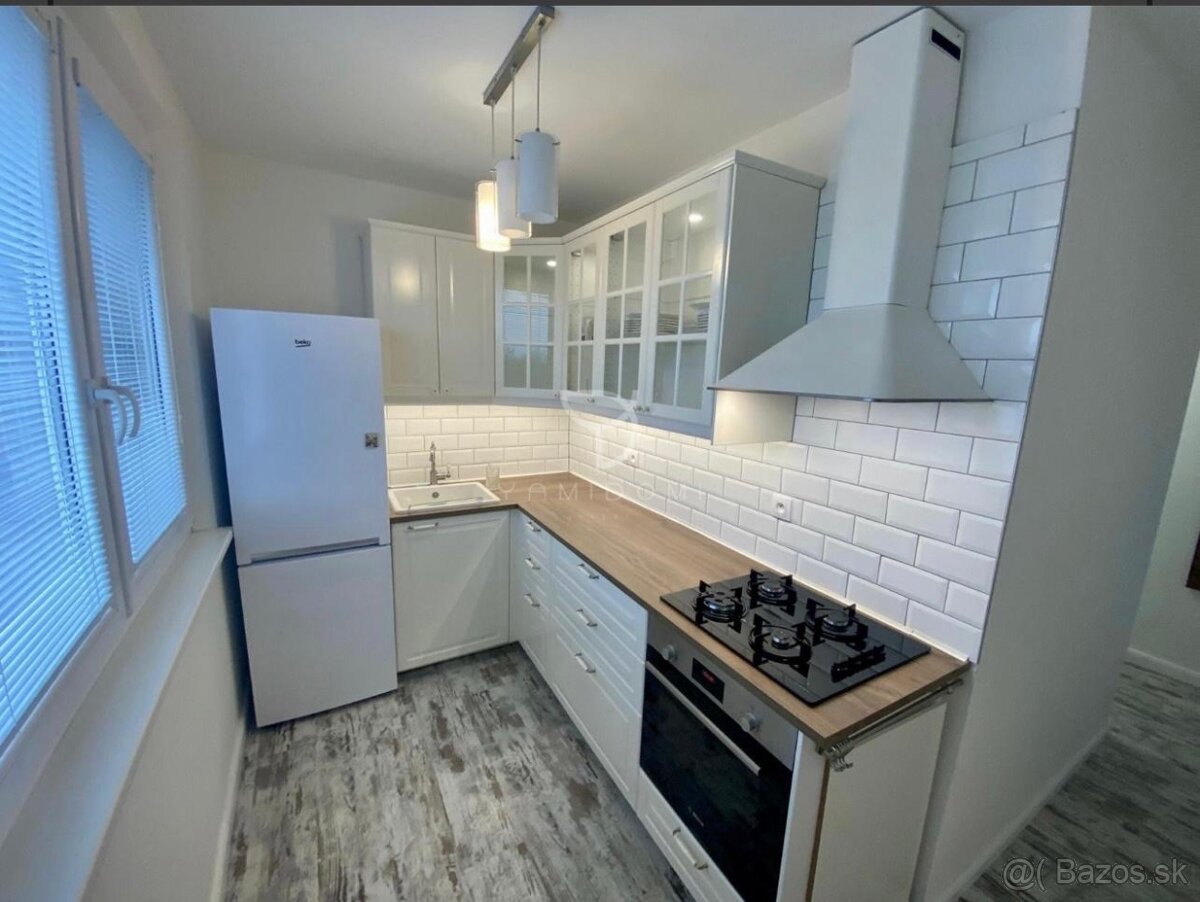 S L A T I N S K Á | 2 izbový byt s pivničnou kobkou, 53 m² |