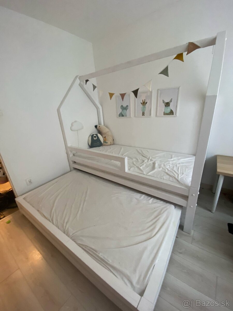 Domčeková posteľ s výsuvnou prístelkou