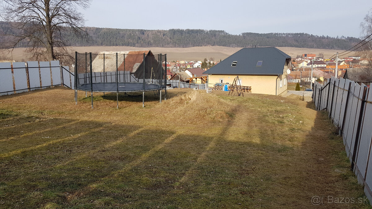 Na predaj RD s veľkým pozemkom 12 km od Popradu