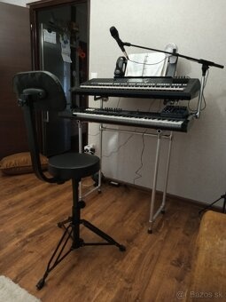Stojan na 2 klávesy a mikrofón + stolička
