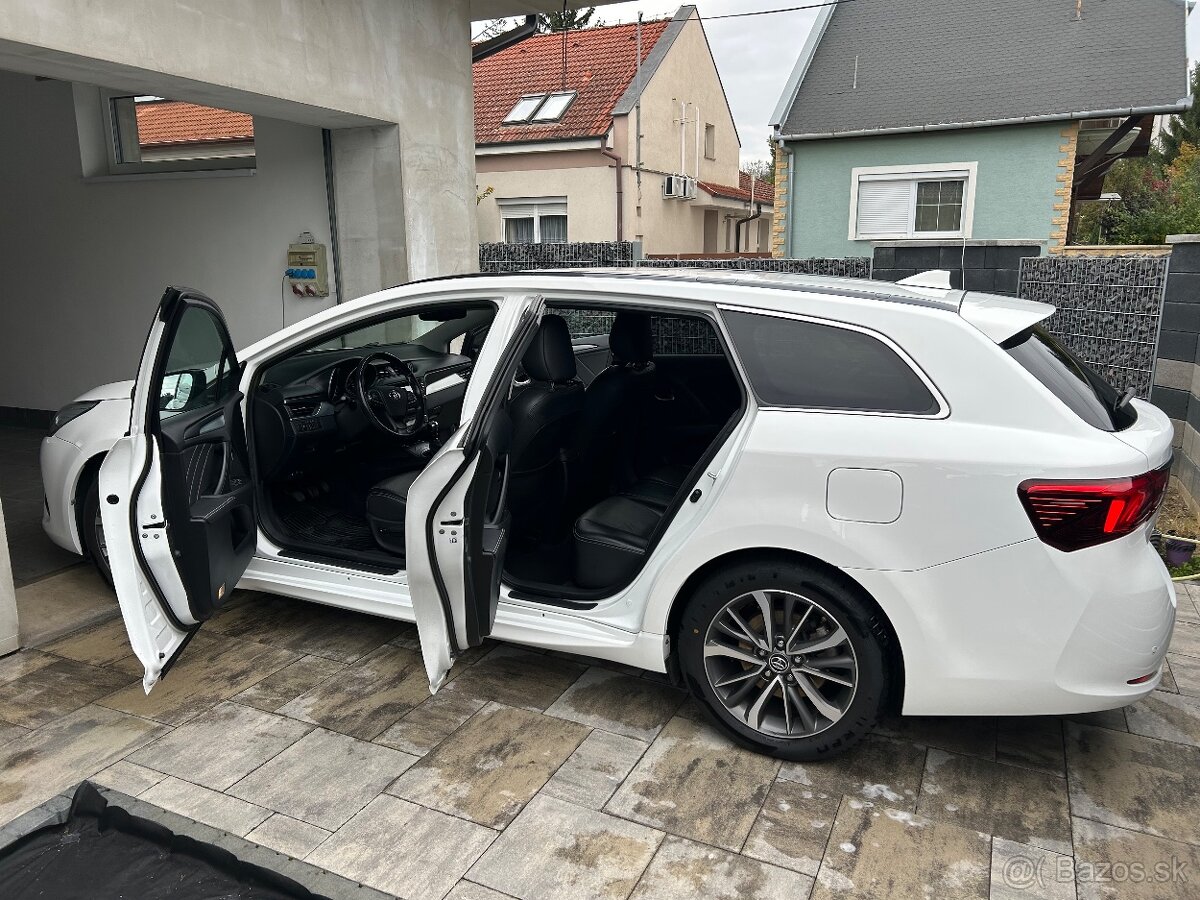 Predam toyota avensis 1.8 benzin top executive