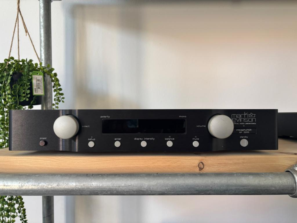 Mark Levinson 320S