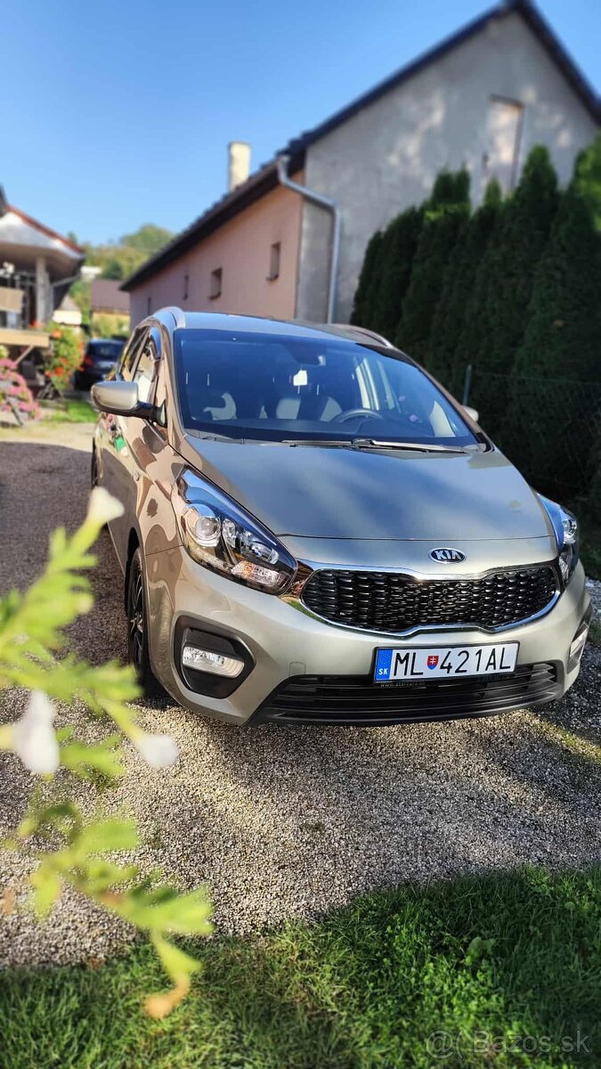 Kia carens