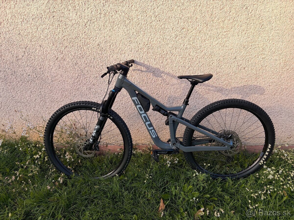 Predám celoodpružený horský bike Focus THRON 6.8 2023 29“