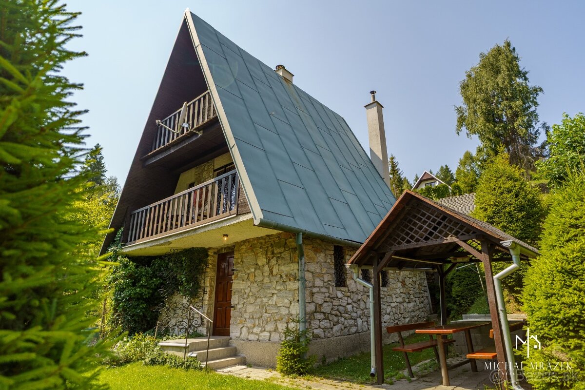 Ponúkame Vám exkluzívne na predaj rekreačnú chatu v časti Lá