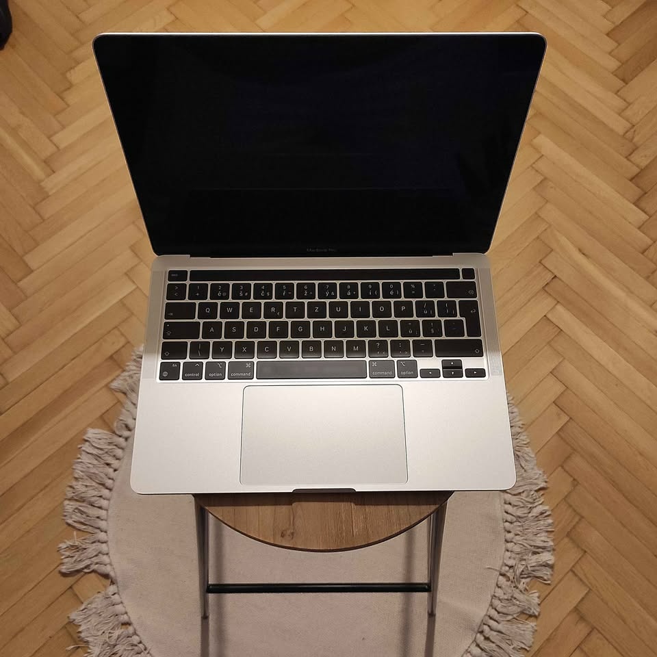 Predám MacBook Pro M1 (13") 2020