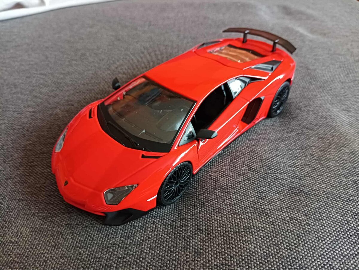 Lamborghini Aventador SV 1/24 Bburago