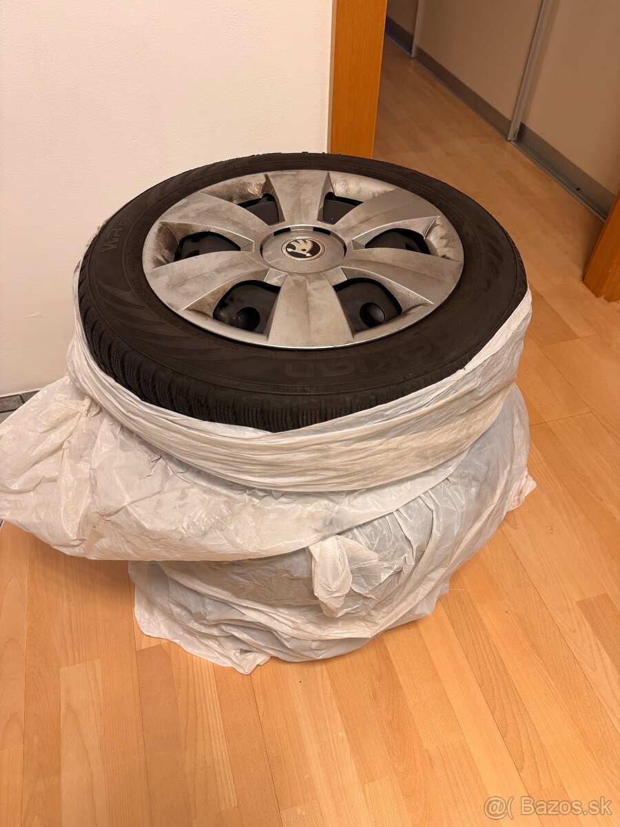 Predám zimne pneumatiky 185/60 r15 Nokian 5x100