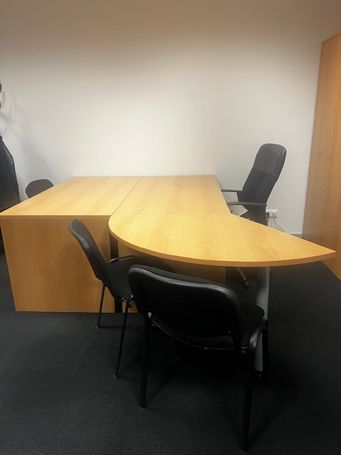 Predám kancelárske stoly