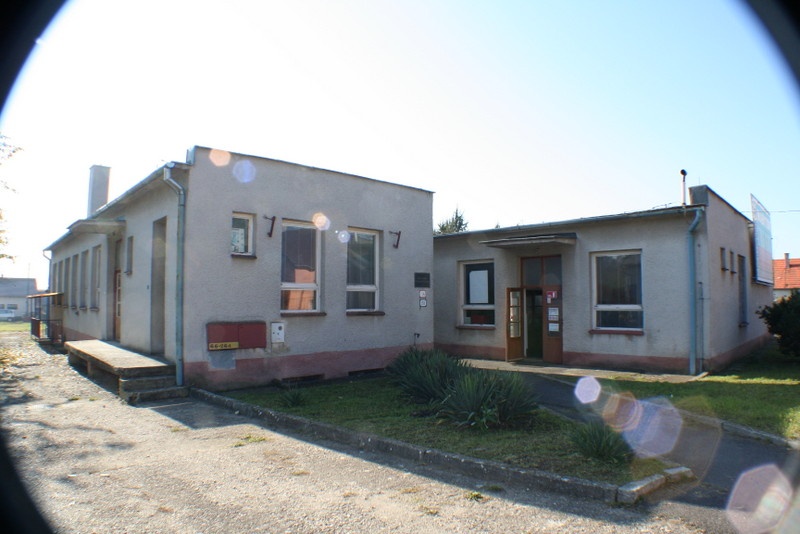 Na predaj (prenájom) lukratívny komerčný priestor.