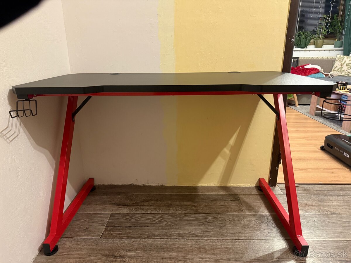 Predám Herný písací stôl RACER