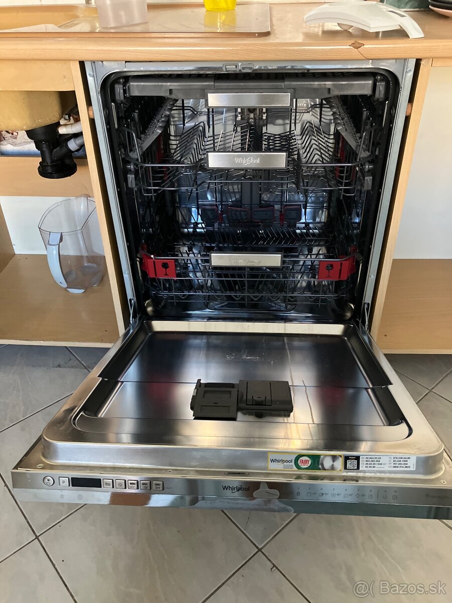 Umývačka Whirlpool WIO3O540PELG