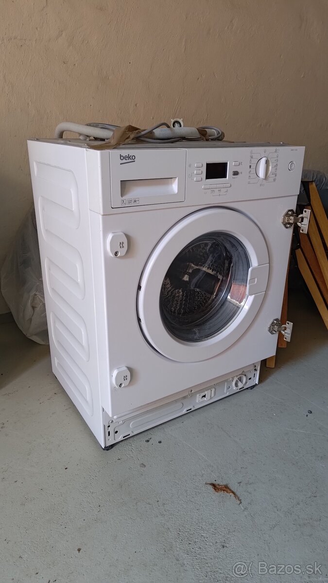 Vstavaná práčka Beko WMI 71242
