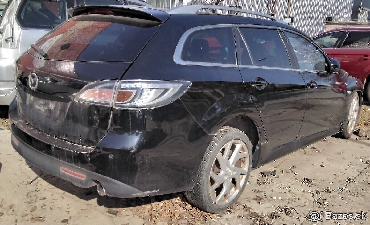 Mazda 6 2.2 D 2011 ZADNÉ SVETLA, MOTOR, PREVODOVKA, DVERE