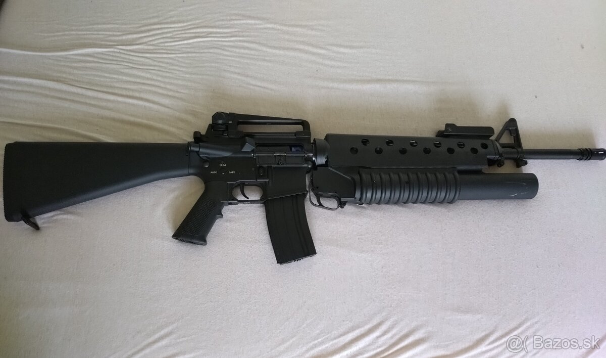 Predám, vymením airsoftovú zbraň M16 s granátometom.