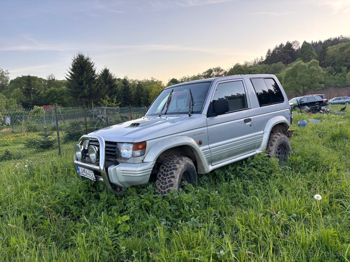 Mitshubishi Pajero 2.8 tdi Rozpredam na náhradné diely
