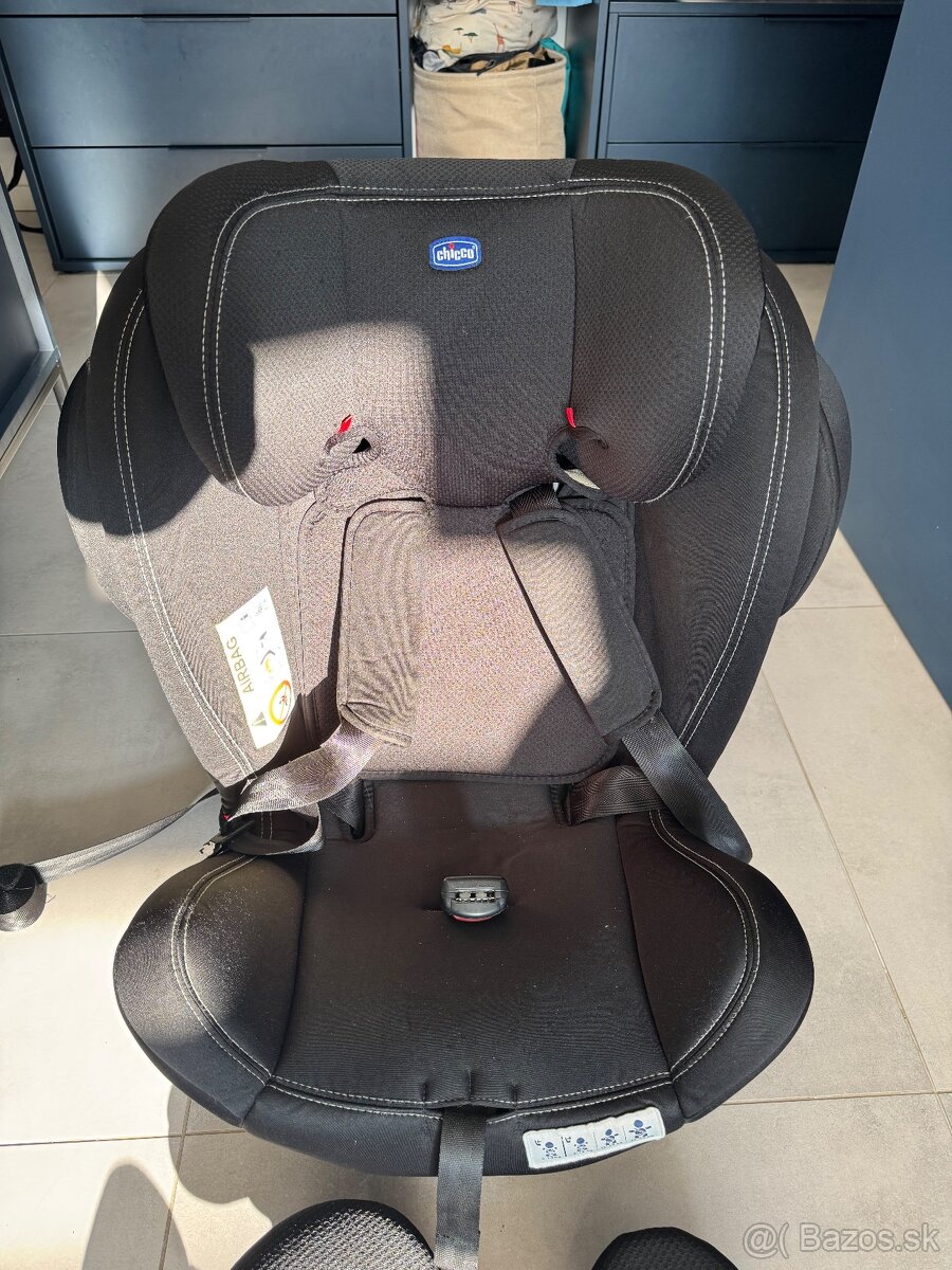 Predam Autosedačku CHICCO od 0-36kg (isofix)