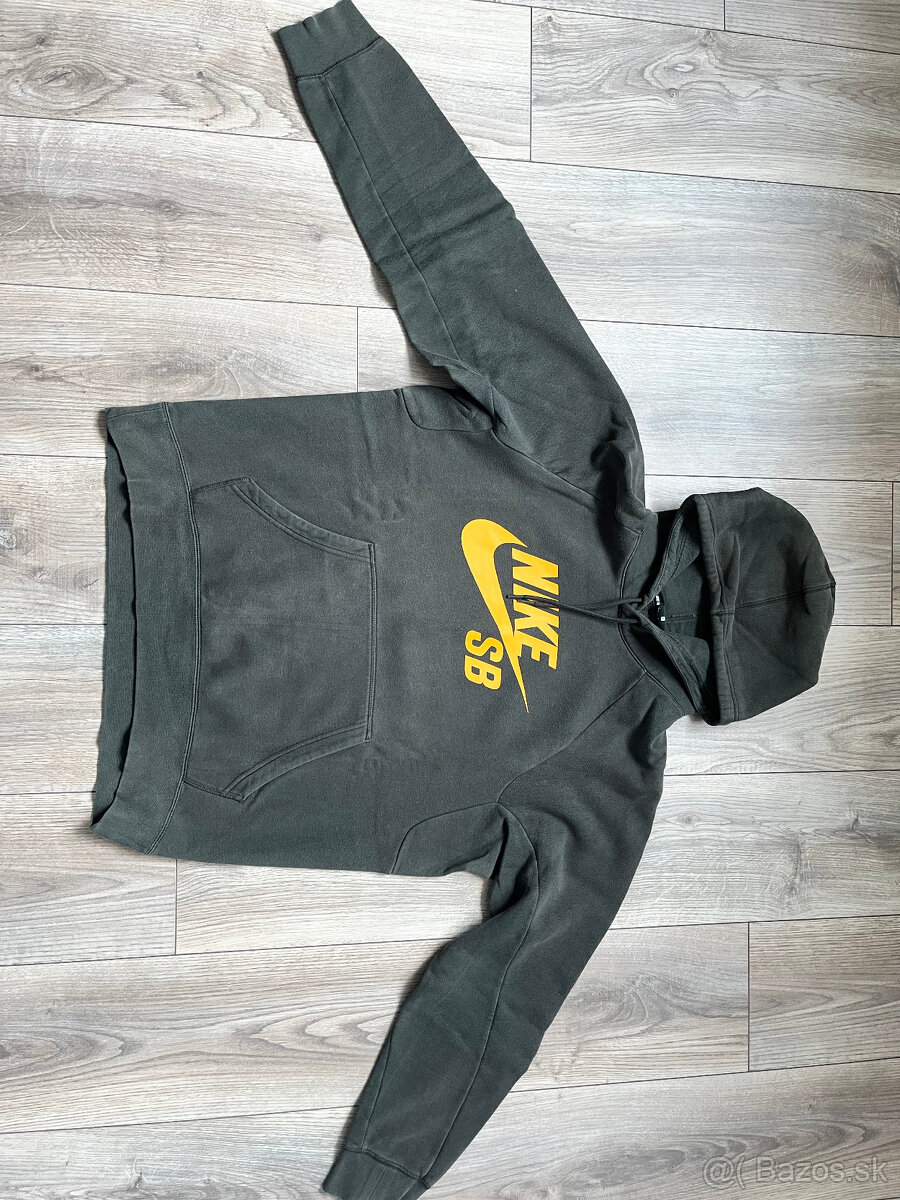 Zelená mikina Nike