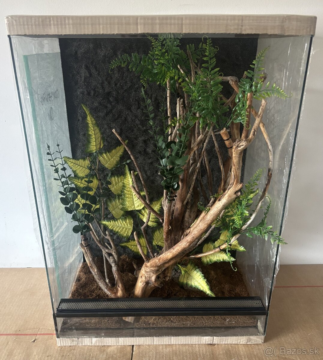 Zariadené terárium 50x35x70