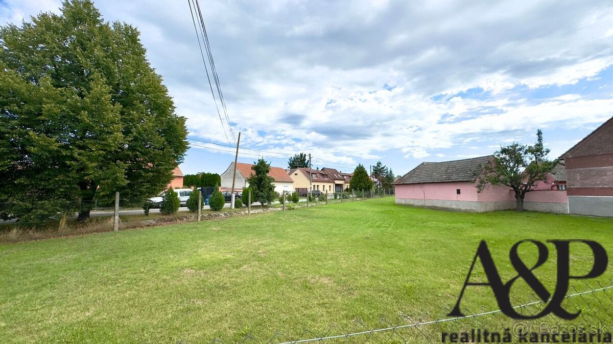 POZEMOK PRE VÝSTAVBU RODINNÉHO DOMU, 710M2, SEKULE, okr. SEN