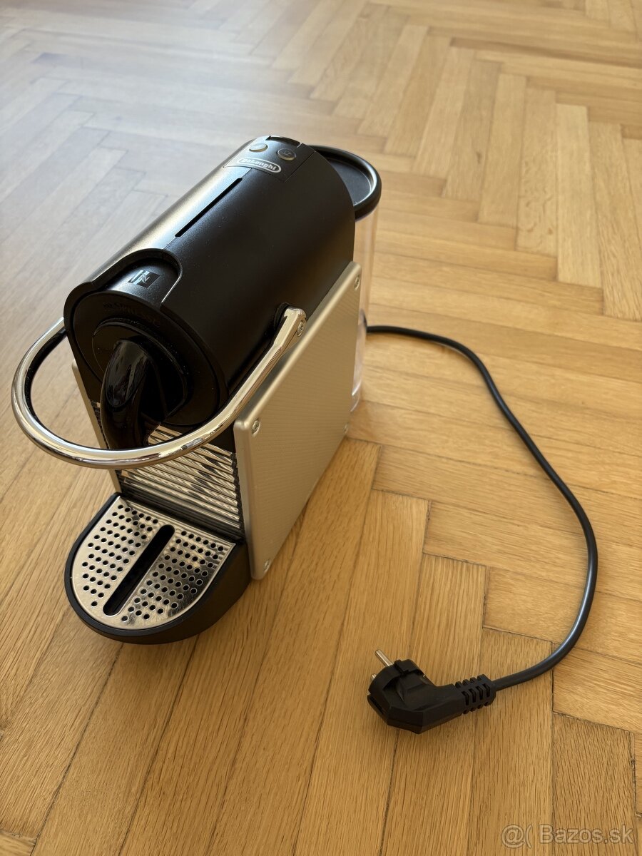 Kavovar Nespresso
