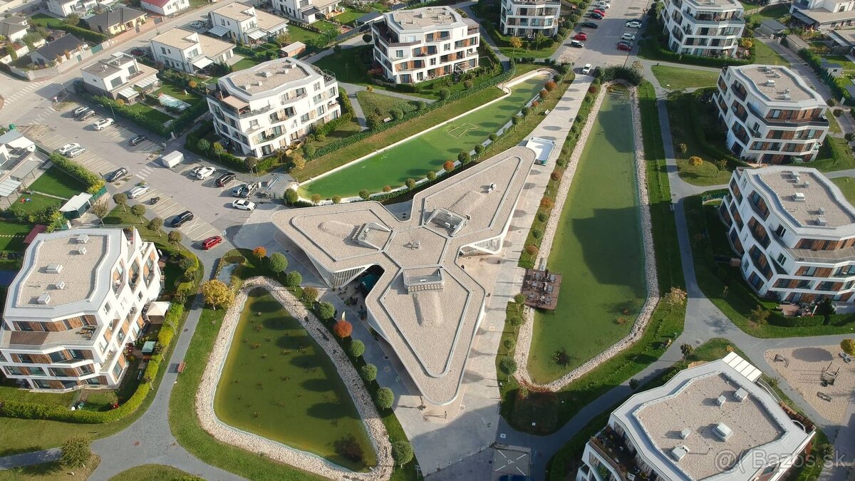 Predaj polyfunkčnej budovy - Galéria Tri vody Malinovo