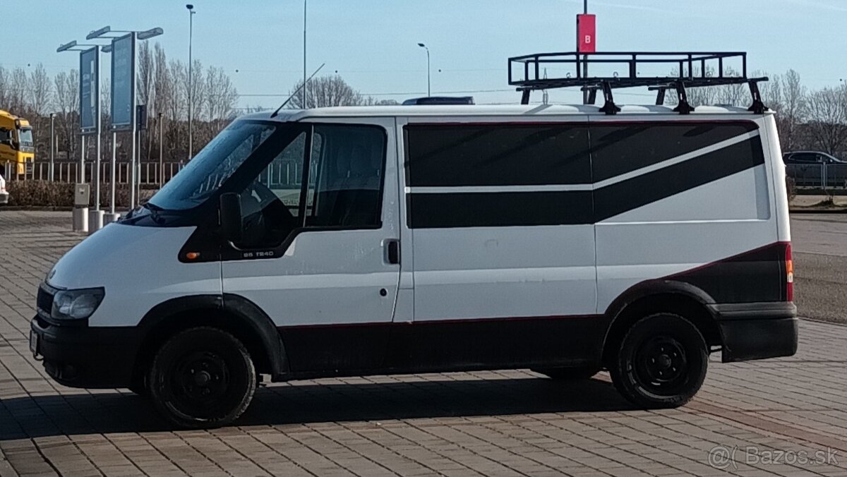 Obytna dodavka vhodna na rybolov, obytne auto, autokaravan,