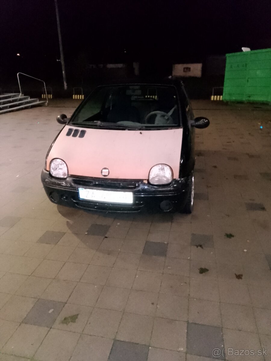 TWINGO