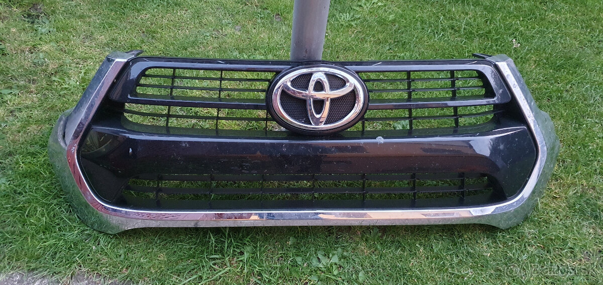 Predná maska TOYOTA HILUX a P. svetlo