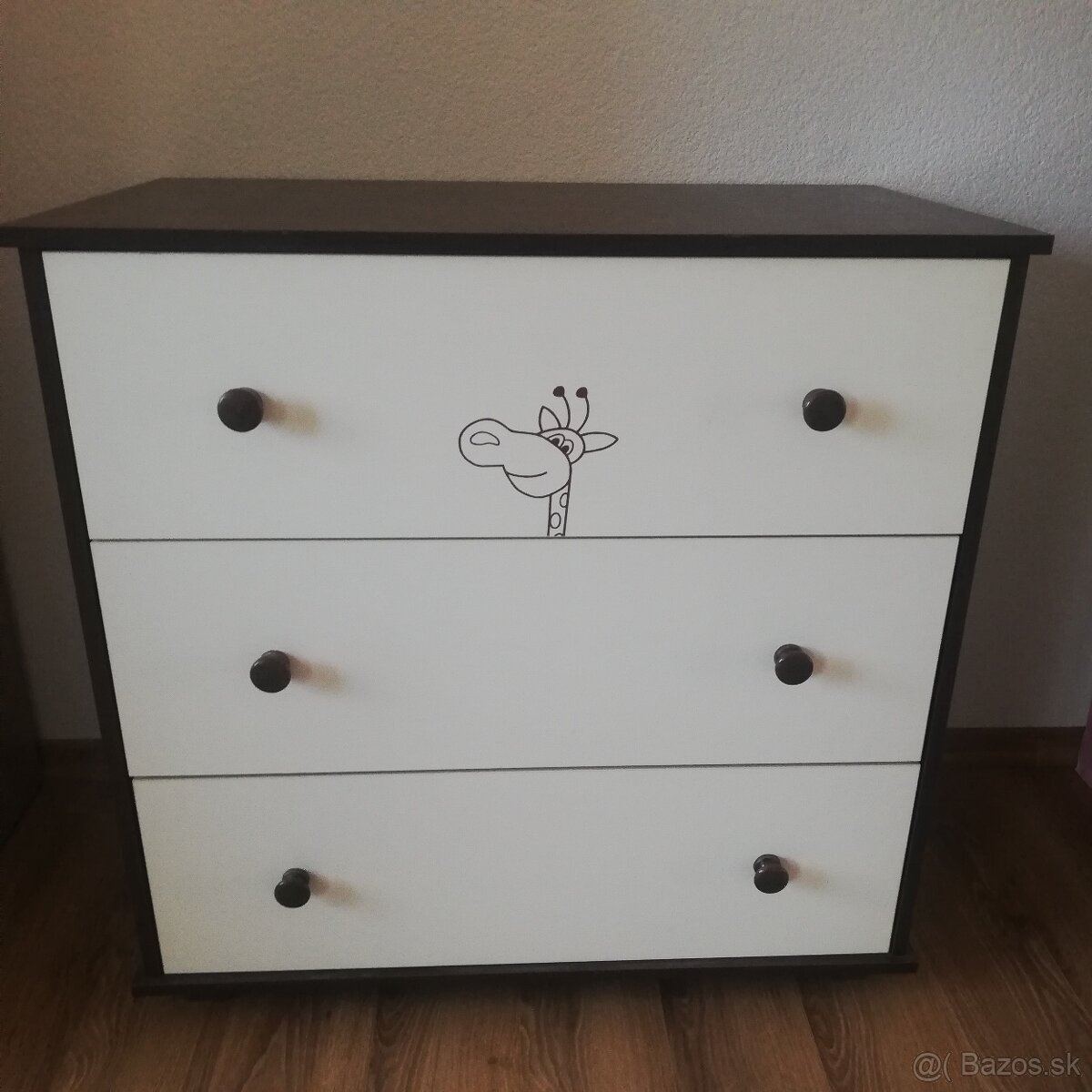 Predam detsku komodu s preblovacim pultom