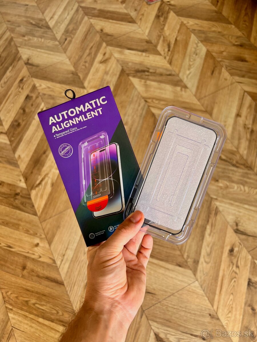 Ochranné sklo na iPhone 9D + aplikátor na iPhone 15 / 15 pro