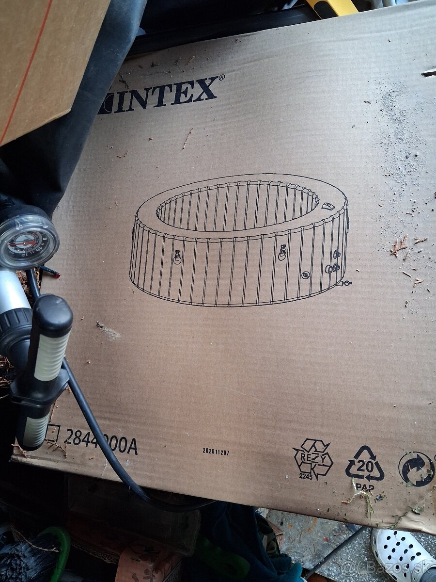 Nafukovacia vírivka