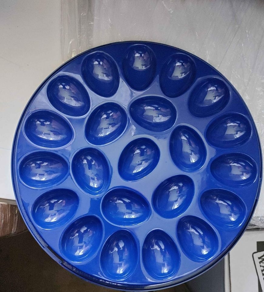 Servírovacia misa na vajíčka s vrchnákom