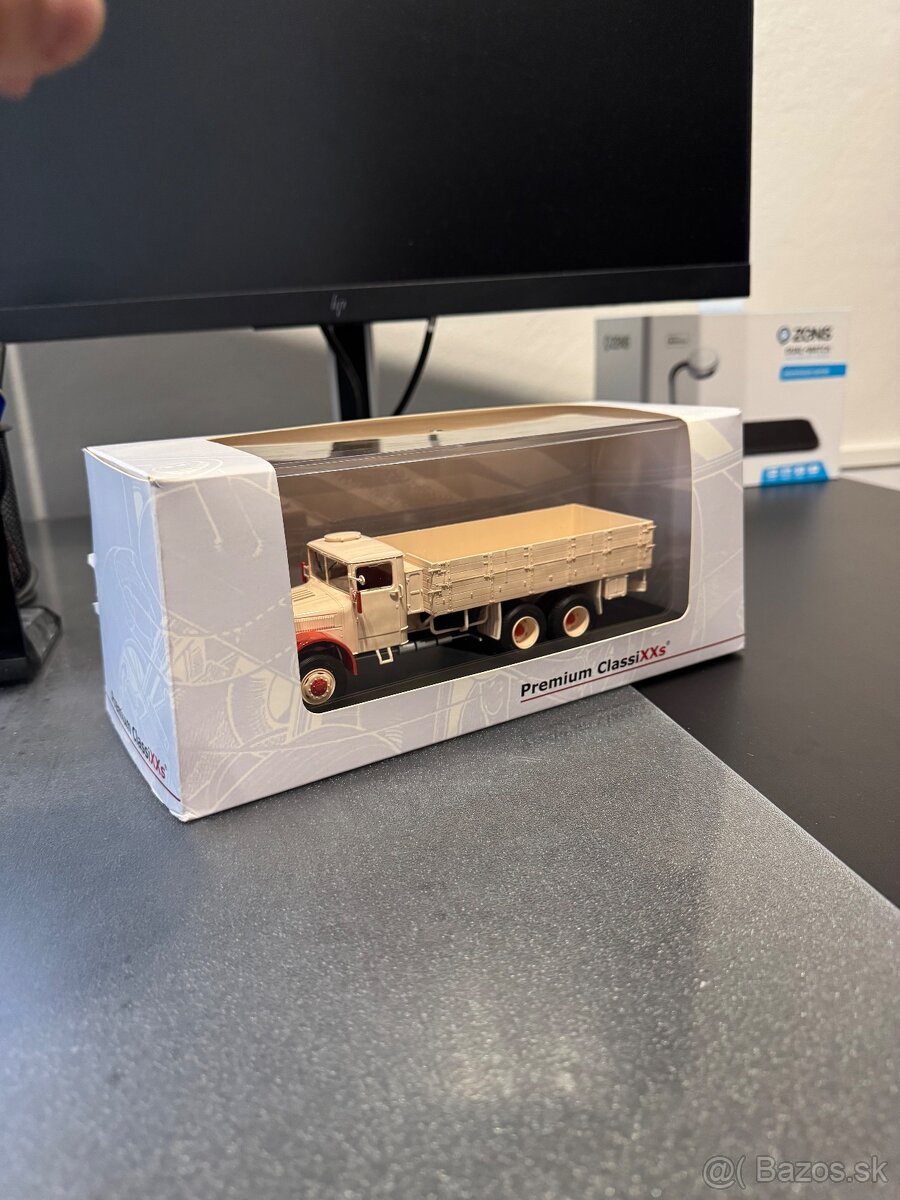 Tatra 111 valník - 1:43 - Premium ClassiXXs