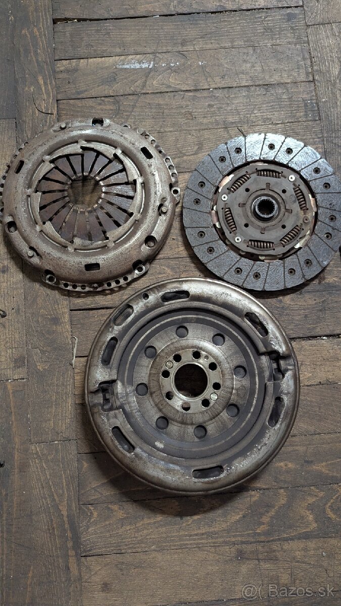 Predám spojkovu sadu Vw T4 2.5 111kw