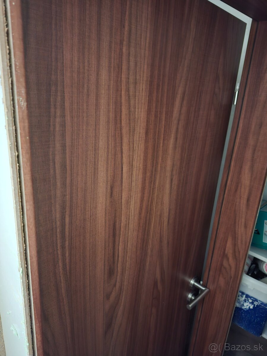 Zarubna s dverami a kluckou Porta 70L