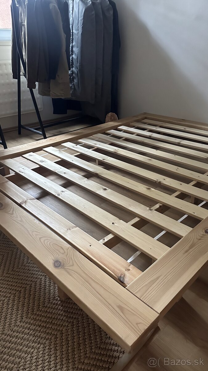 Dvojlôžková posteľ Japan