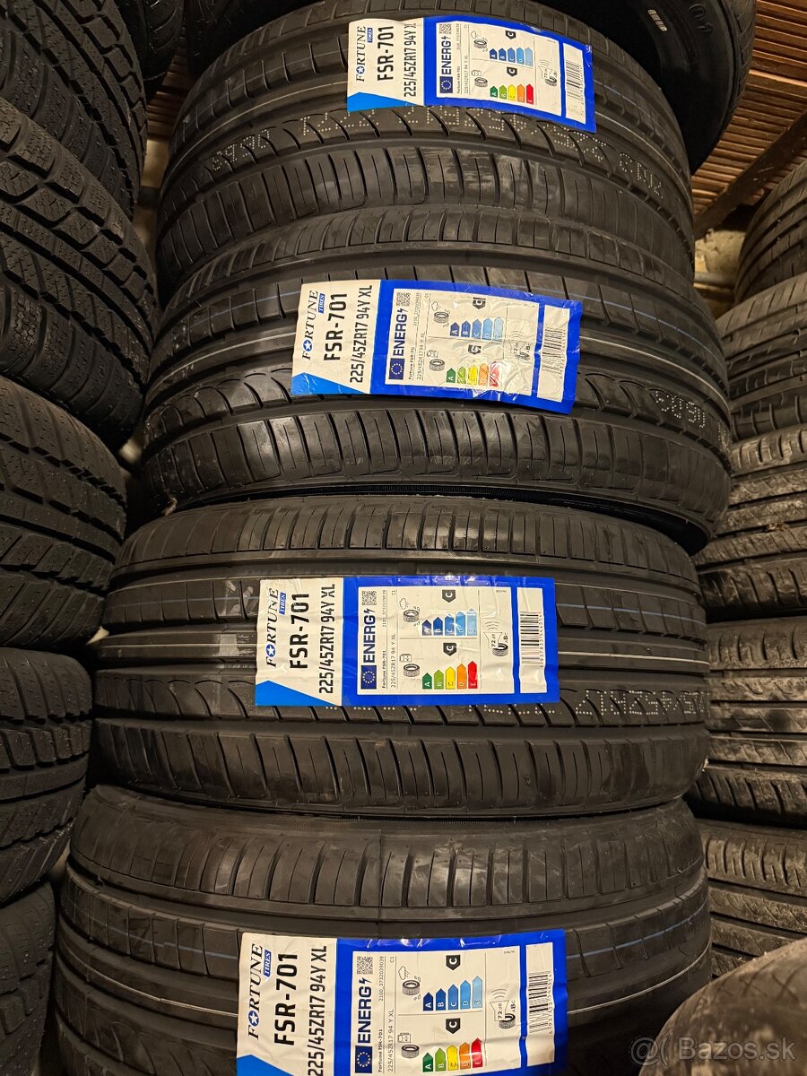 Letne nove pneumatiky 225/45/R17