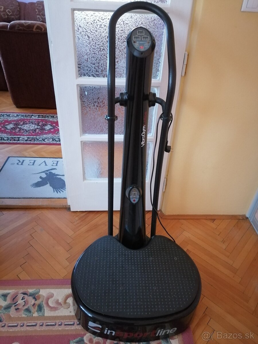 Vybracný stroj