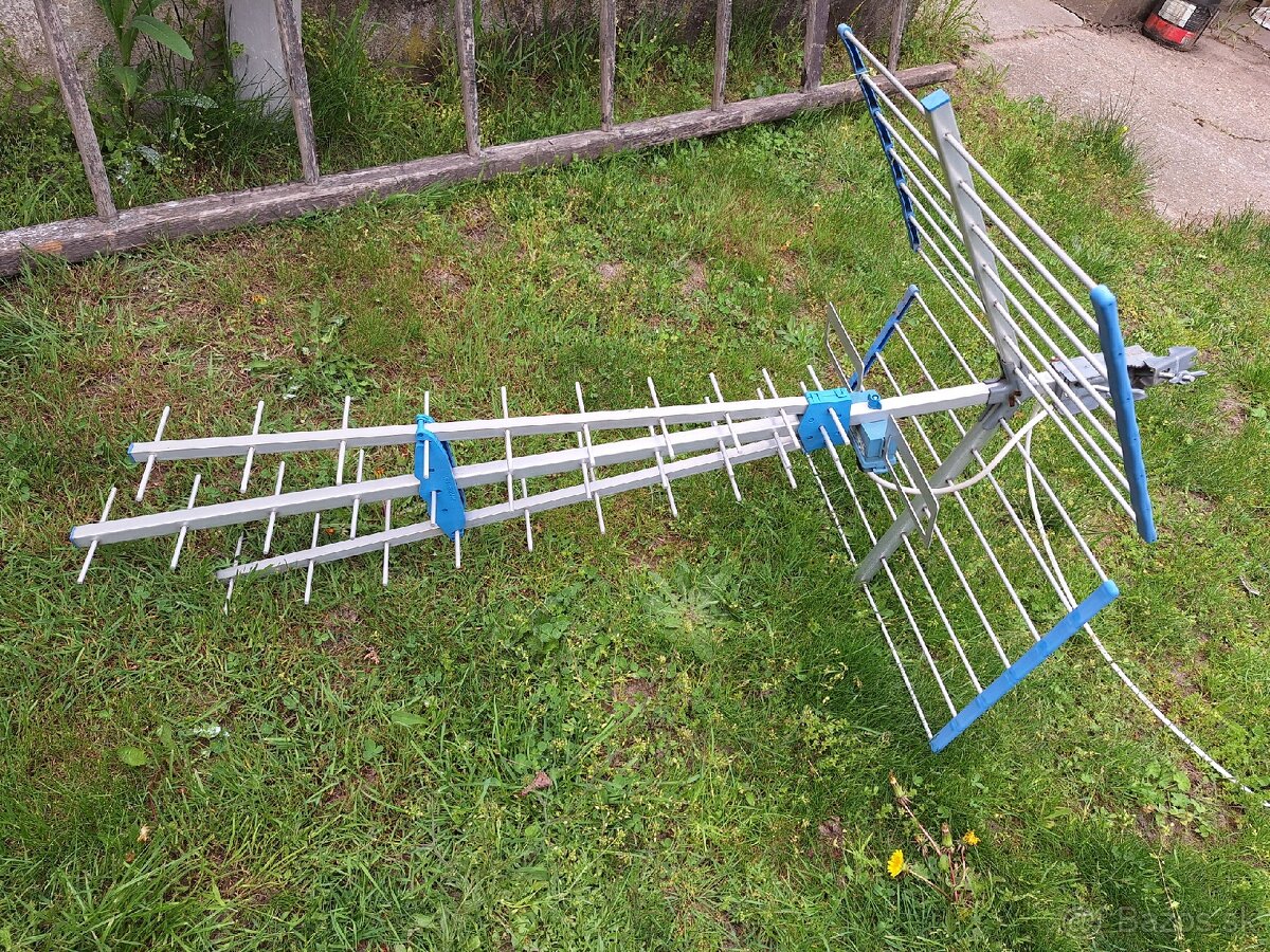 Antena