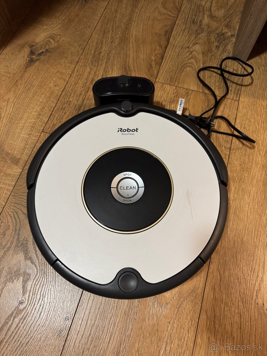 I ROBOT ROOMBA robotický vysávač