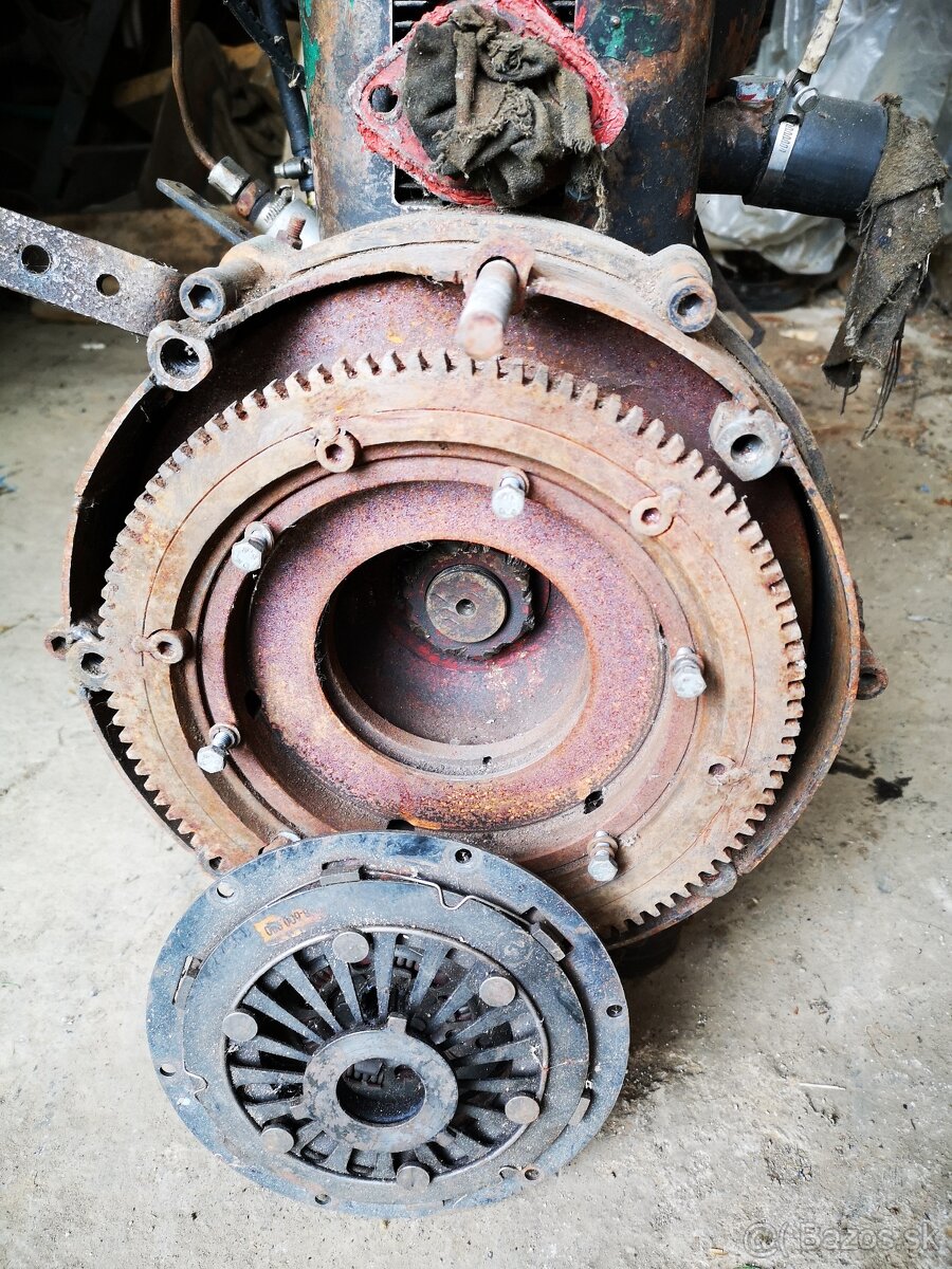 Motor Slávia 1D80