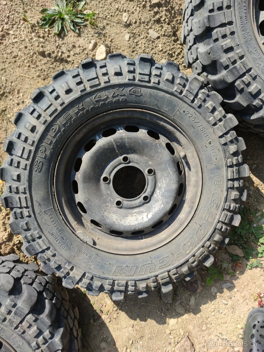 Pneu T3 5x137.9 R15