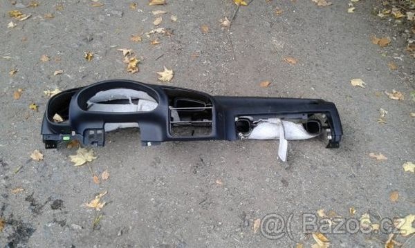 diel z bmw e36 palubna doska